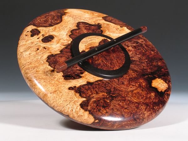  LIDDED VESSEL